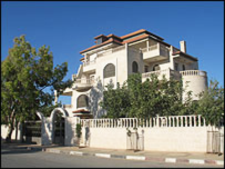 Marzaa ash-Sharqiya villa