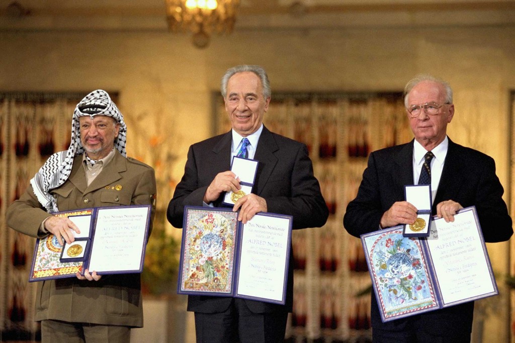 Arafat, Peres y Rabin durante la entrega del Premio Nobel por la paz en 1994