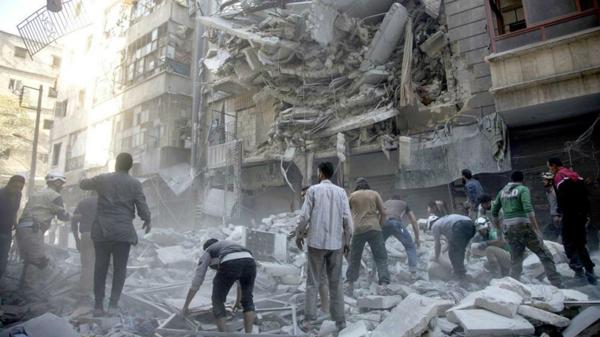 El Gobierno sirio y sus aliados rusos bombardean Alepo constantemente con artillería pesada