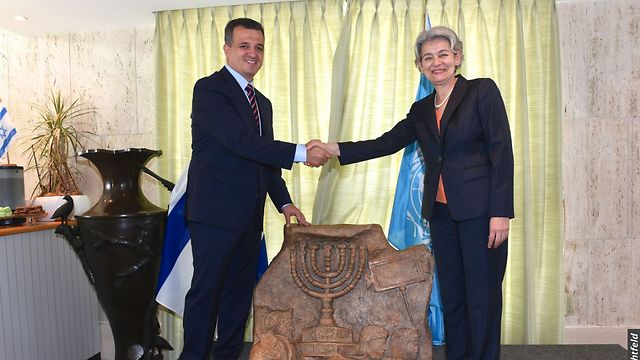Israel UNESCO envoy Shama-Hacohen (L) with Director Bokova (Photo: Erez Lichtfeld) (Photo: Erez Lichtfeld)