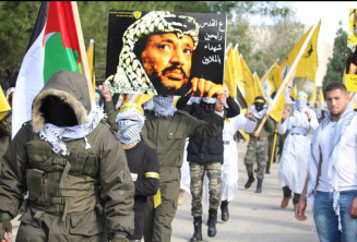 una pancarta con la imagen de Yasser Arafat y su lema “millones de mártires marchan a Jerusalén” (página Facebook del movimiento estudiantil de Fatah en la Universidad de Birzeit, 3 de enero de 2018).